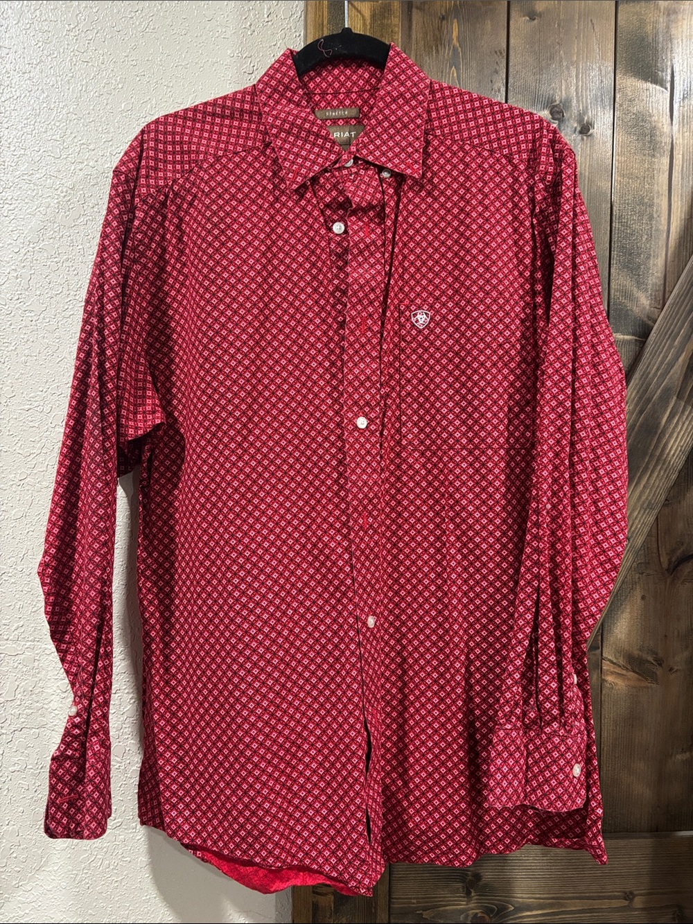 Ariat Men's Red Geometric Print Long-Sleeve Button-Down Shirt